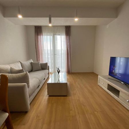 Sis Apartments Охрид Екстериор снимка