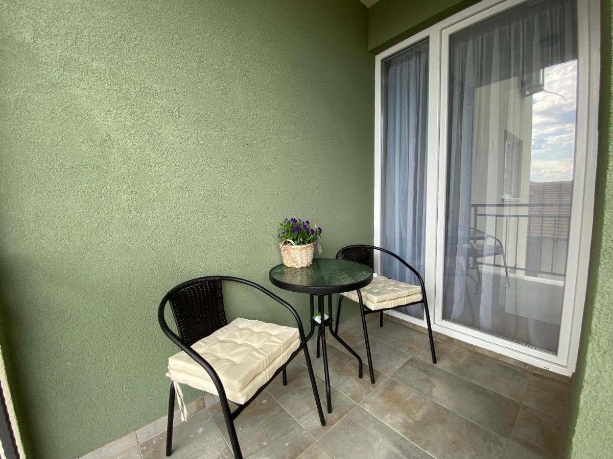 Sis Apartments Охрид Екстериор снимка