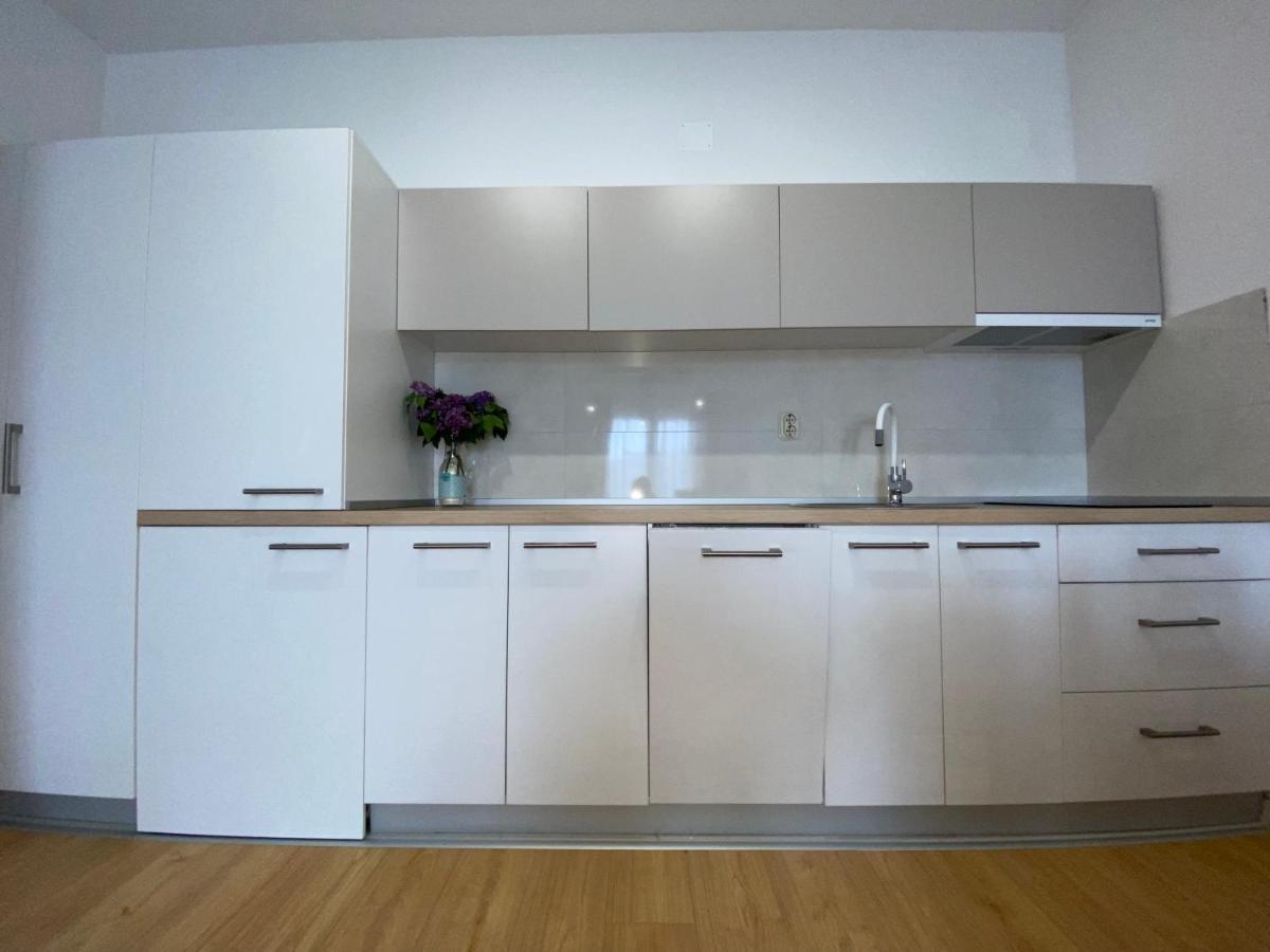 Sis Apartments Охрид Екстериор снимка