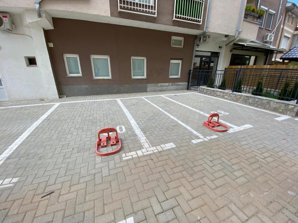 Sis Apartments Охрид Екстериор снимка