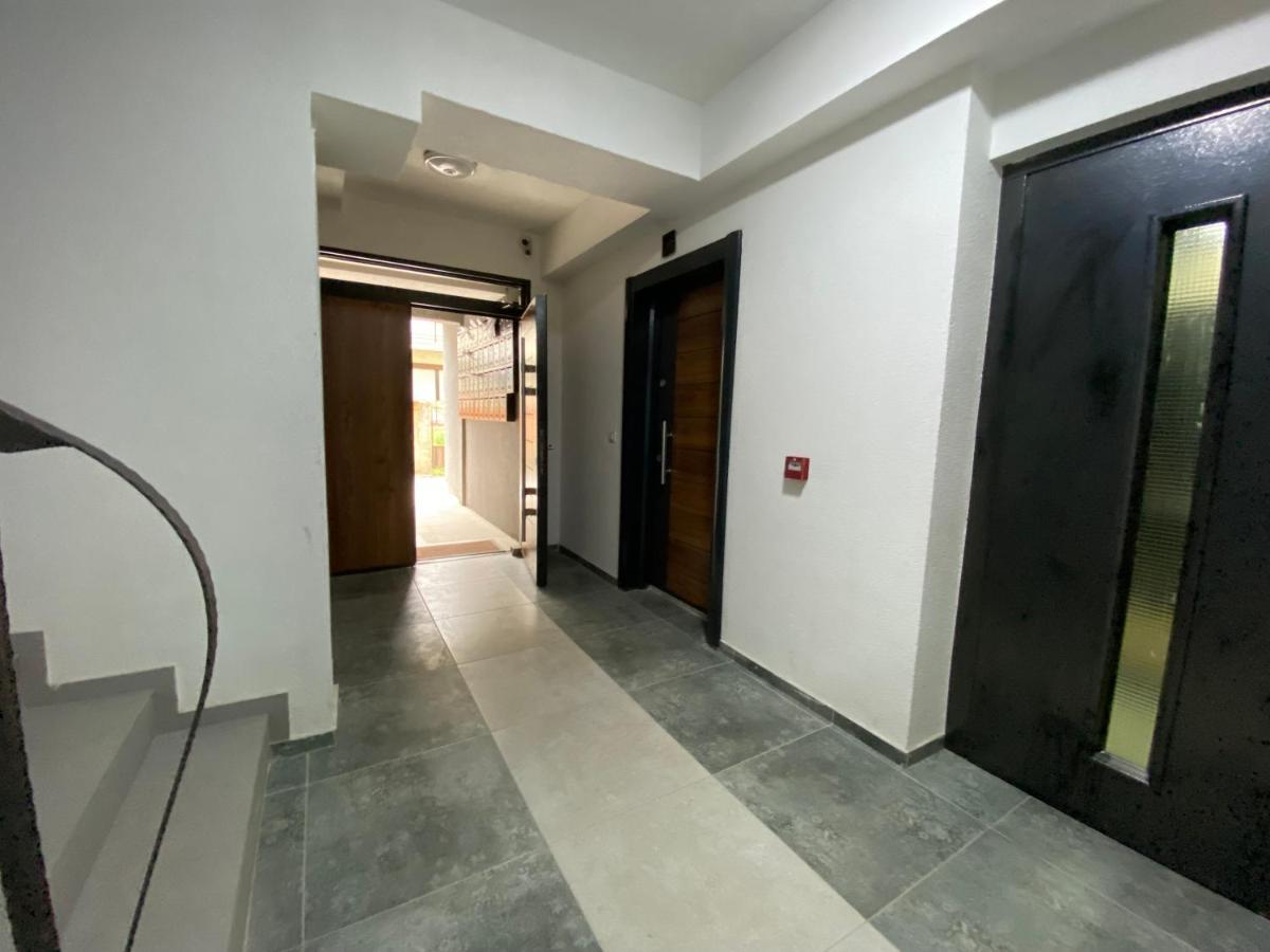 Sis Apartments Охрид Екстериор снимка
