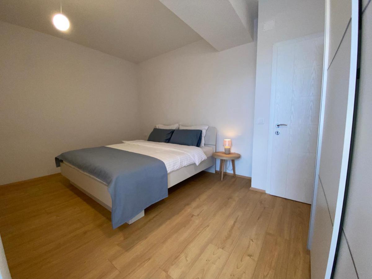 Sis Apartments Охрид Екстериор снимка
